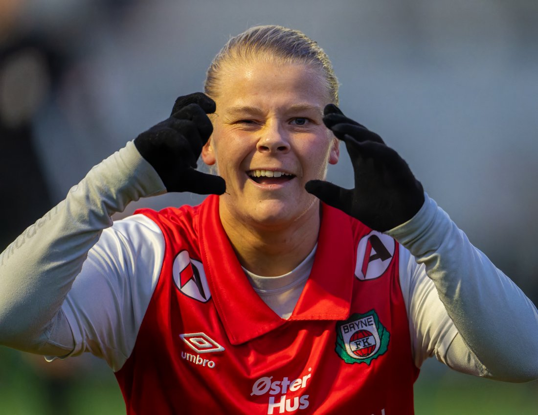 Marthe Christine Johannessen har foreviget seg selv i Adelskalenderen til Bryne FK.