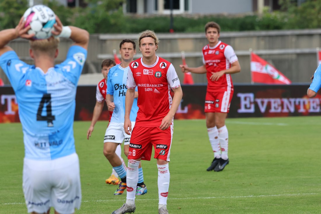 Andreas Dybevik sin siste kamp for Bryne var på lørdag mot Sandnes Ulf. Før kampen fikk han blomster for 200 spilte kamper for klubben. 