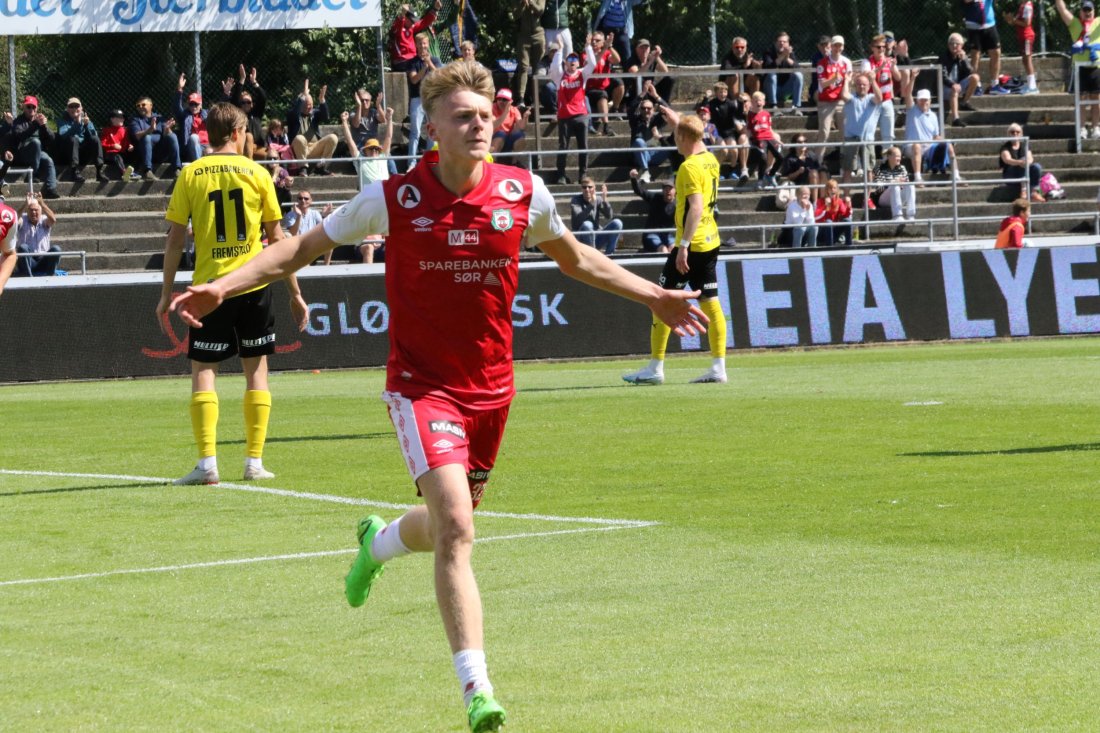 Sjur Jonassen feirer scoring mot Raufoss forrige sesong.